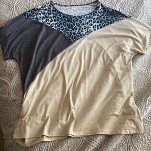 Snow leopard top EUC